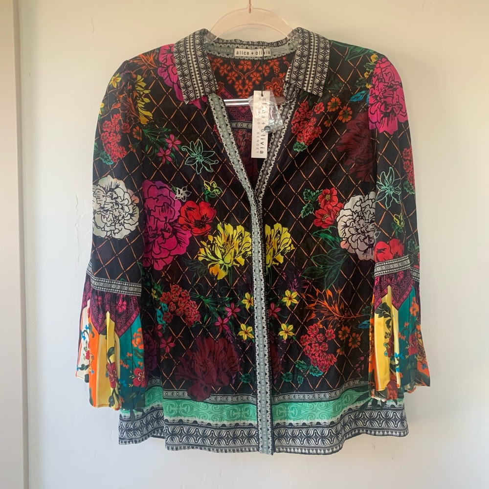 ALICE + OLIVIA FLORAL BLOUSE